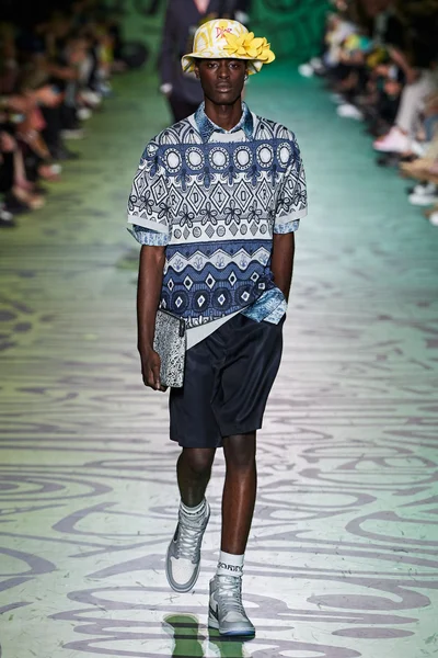 Look 7